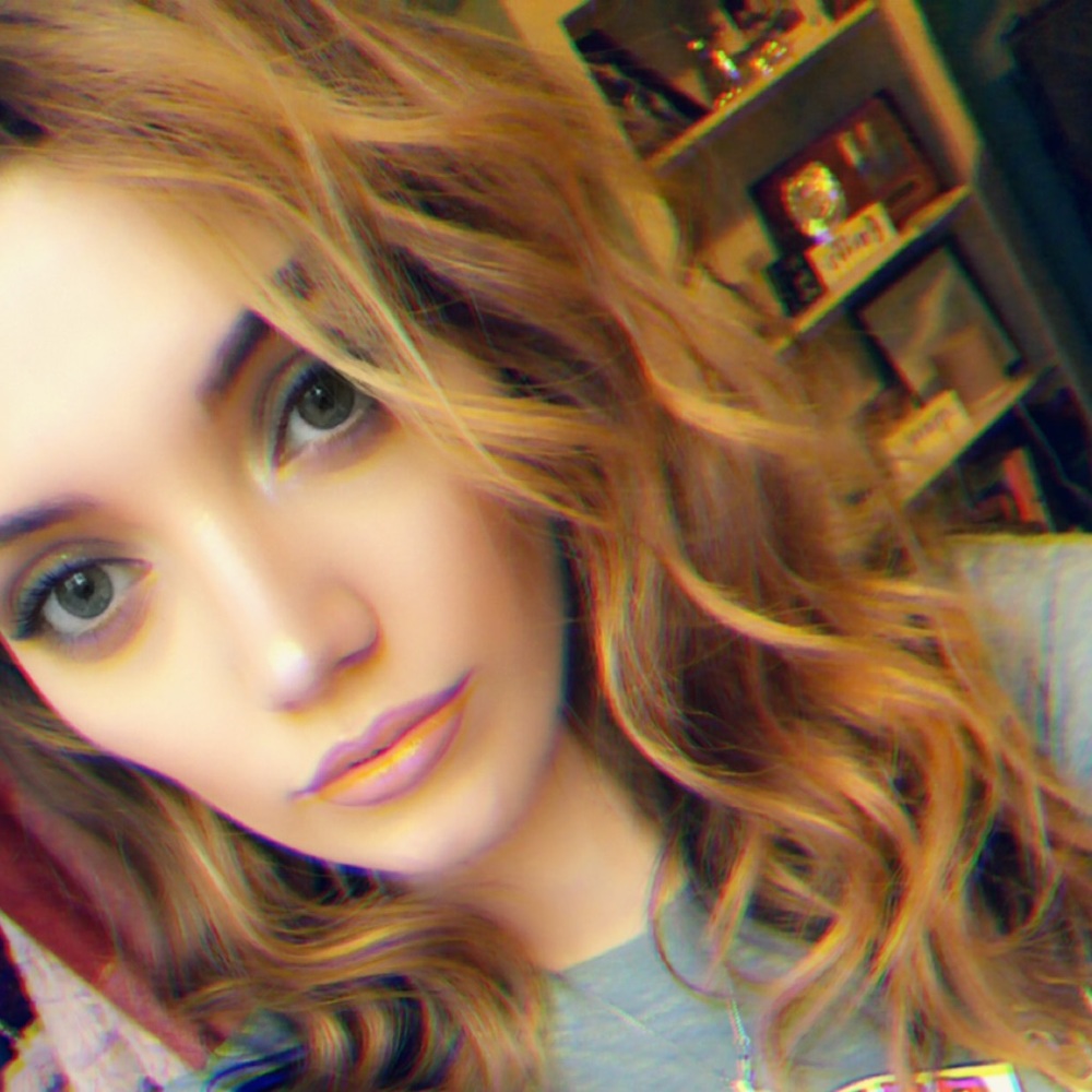 Meet your Posher, Hannah